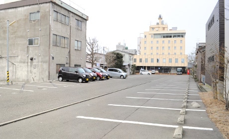 写真:駐車場